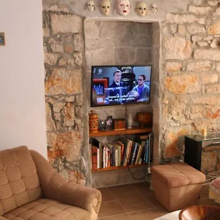 Grgas-tucilo Daire *