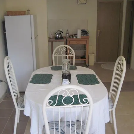 Grgas-tucilo Daire *