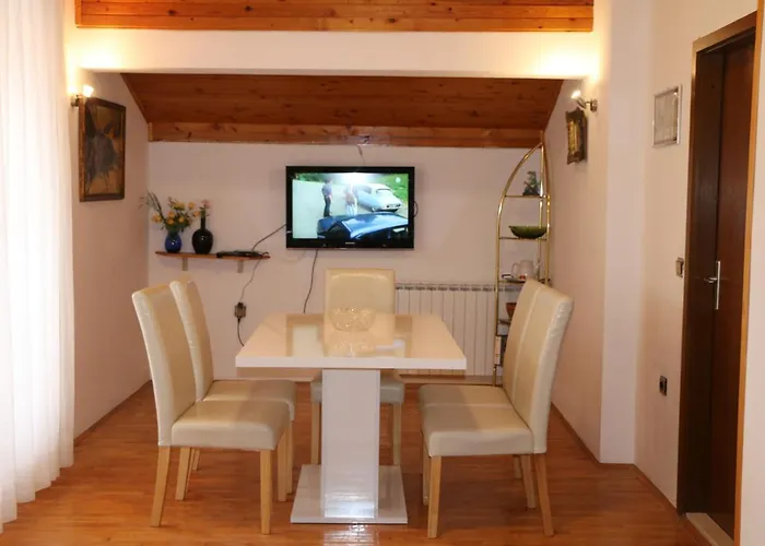 Grgas-tucilo Apartament *